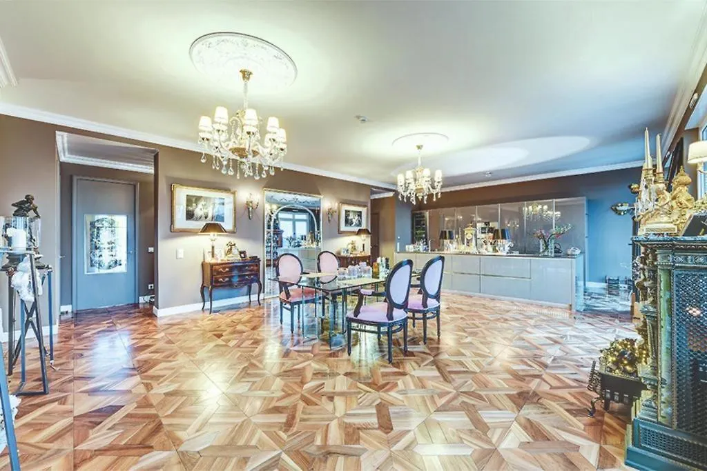 Luxurious Penthouse -Breathtaking Rooftop Terrace Dusseldorf Apartment